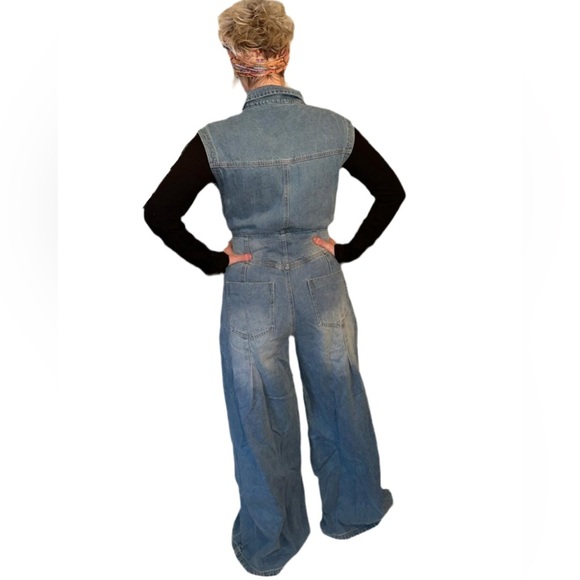 NWT - BUCKETLIST Denim Sleeveless Button-Up Wide Leg Jumpsuit Size Large - Picture 2 of 8